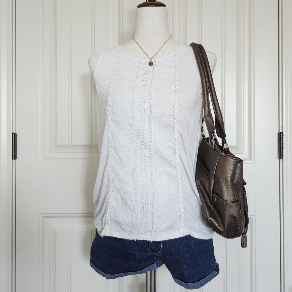 Skies Are Blue White Lace Scoop Neck Tank Top Size M